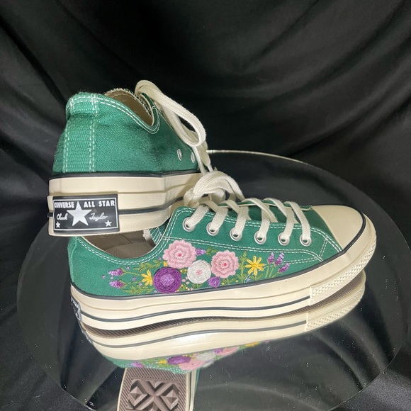 Converse Hunter Green has Floral Sewn Stitching - Picture 1 of 7